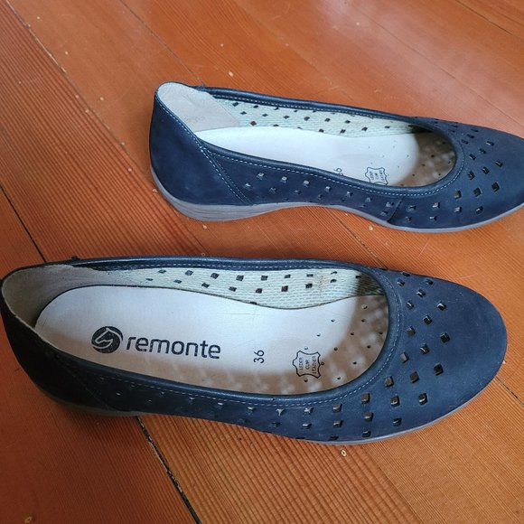 Remonte Black Ballet Flats - Picture 3 of 5